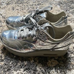 Nike Air Max 1 Liquid Silver - 7 Women’s